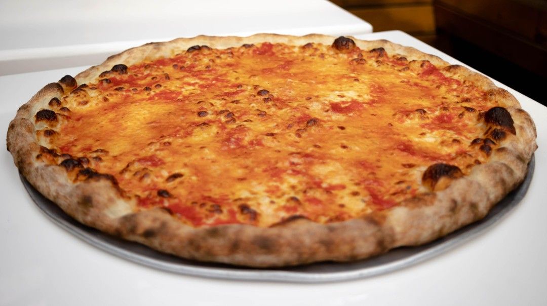 11 NYC pizzerias make national top 50 list - Spectrum News NY1
