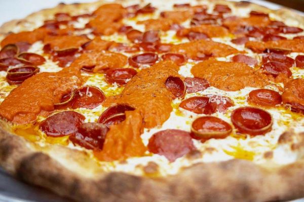 Vodka-Roni pizza