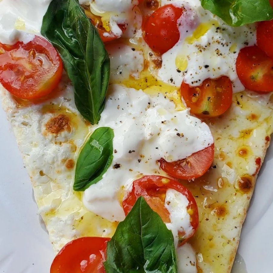 Pizza with tomatos